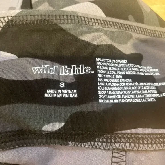 NWT, wild fable, camo leggings, size small - Picture 3 of 3